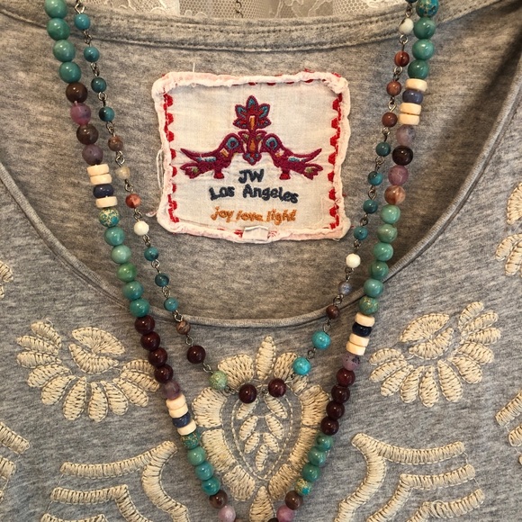 JOHNNY WAS * Soft Gray Embroidered Sharkbite Top - Picture 6 of 9